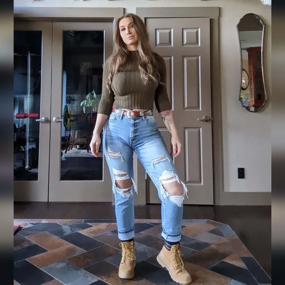 Distressed straight leg stretch denim